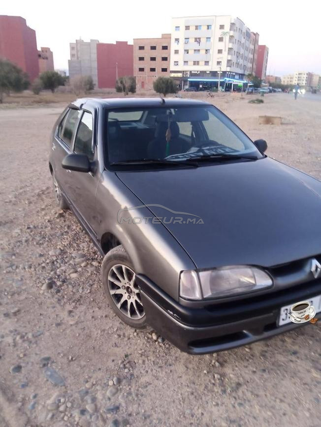 Renault 19