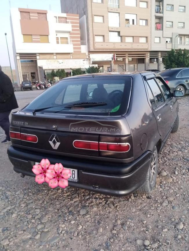 Renault 19