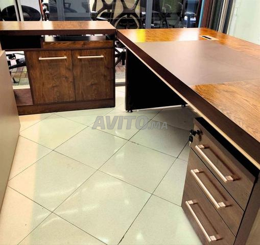 مكتب مستورد بجودة عالية وتصميم أنيق - 2