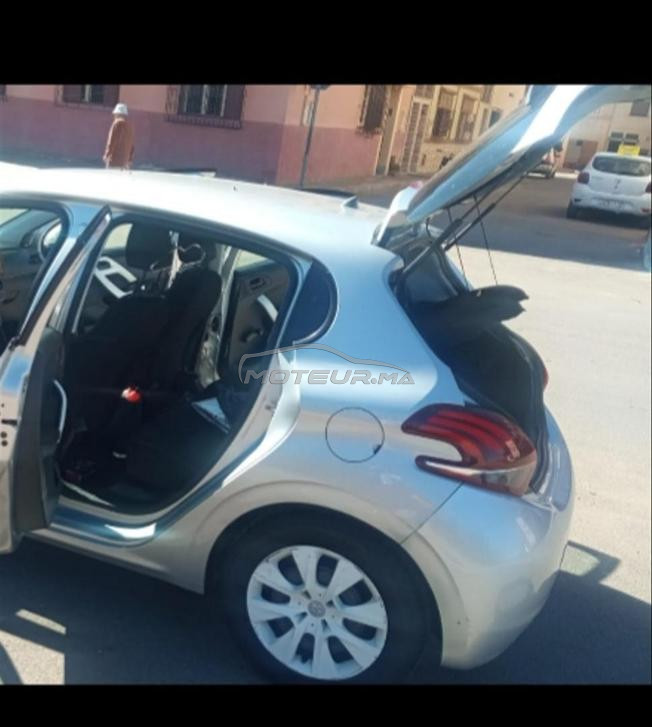 Peugeot 208 essence