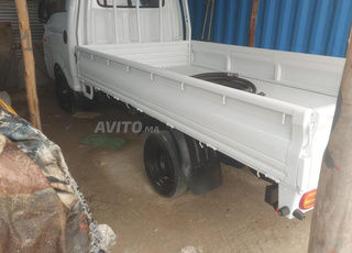 Voiture fourgounette en très bon état hyundai .