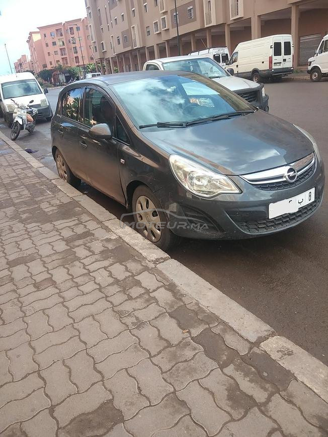 Opel Corsa Essence Manuelle 2012 à Marrakech