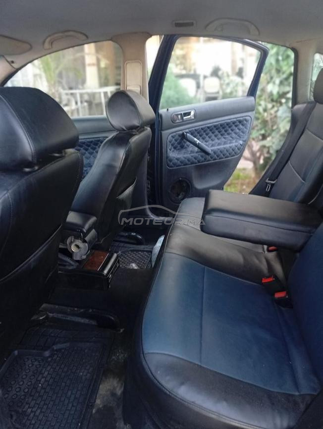 Volkswagen Passat model 2000