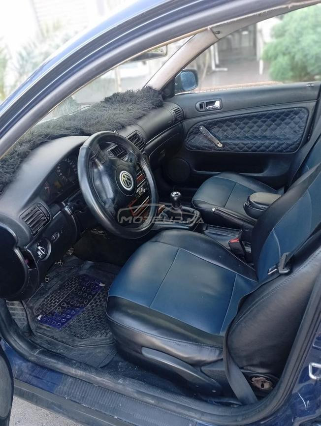 Volkswagen Passat model 2000
