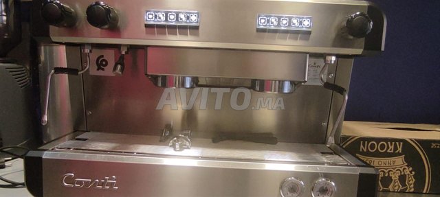 MACHINE A CAFE ET ADOUCISSEUR D'EAU EN INX