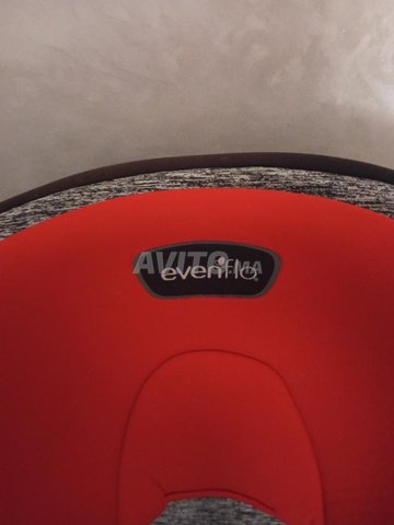 02 sièges auto bébé marque evenflo