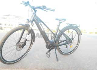 Vélo électrique Cube touring one 500