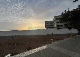 Terrain 2 façades à  vendre