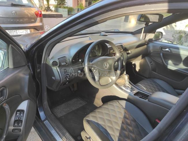 MERCEDES en très bonne etat ميرسيديس 220