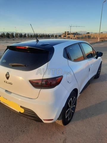 Renault Clio Diesel Manuelle 2018 à Ouled Teïma - 2
