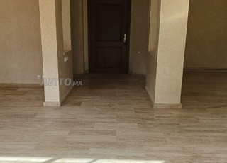 Rez de jardin 3 ch vide à louer à riad 