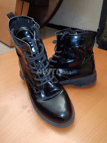 Chaussures très bon état grande marque.