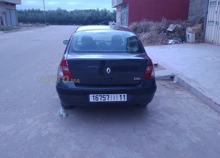 clio 2 essence. model 2005