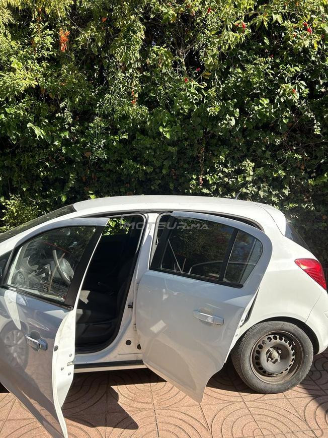Opel Corsa Essence Manuelle 2012 à Rabat