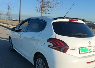 Peugeot 208 Diesel Manuelle 2018 à Tanger
