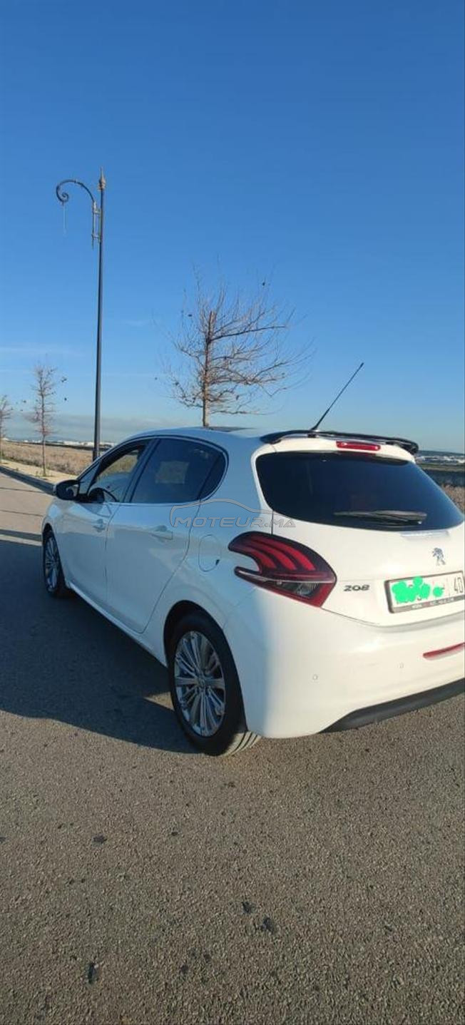 Peugeot 208 Diesel Manuelle 2018 à Tanger