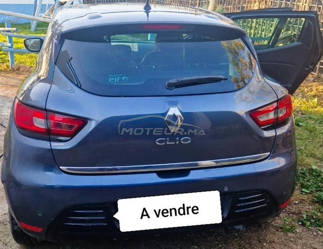 Clio a vendre 