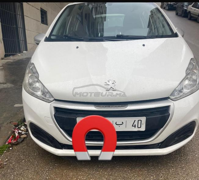Peugeot 208 Diesel Manuelle 2017 à Tanger