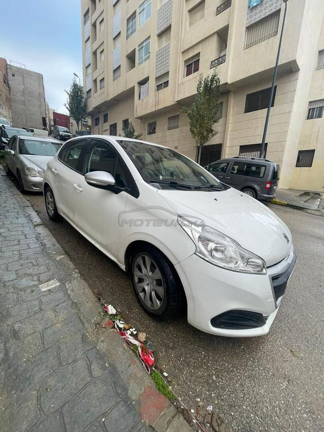 Peugeot 208 Diesel Manuelle 2017 à Tanger