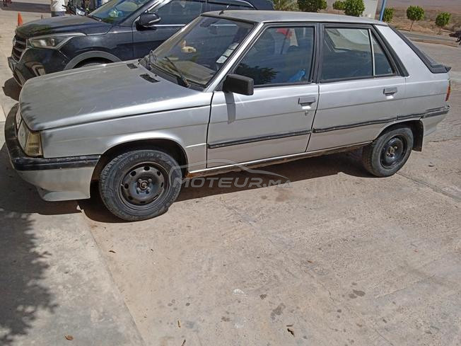 Renault R11 gris 