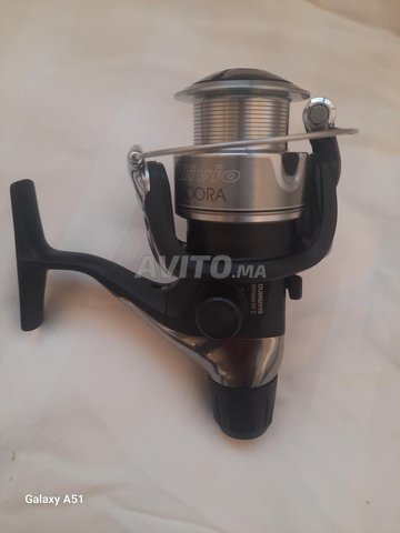   moulinet de peche marque shimano. japon
