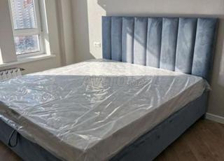 tête de lit bleu clair