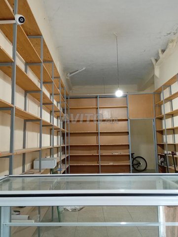 Etageres pour local commercial