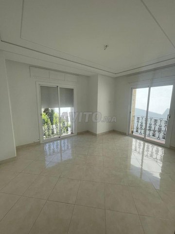 À louer appartement 3 chambres Jbel kbir Tanger
