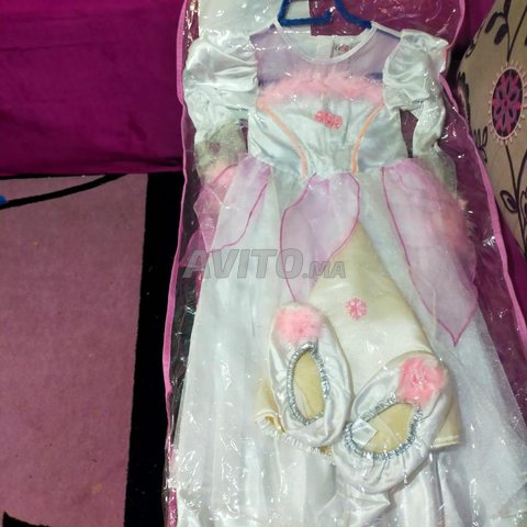 ROBES DE DEGUISEMENT OU SOIREE