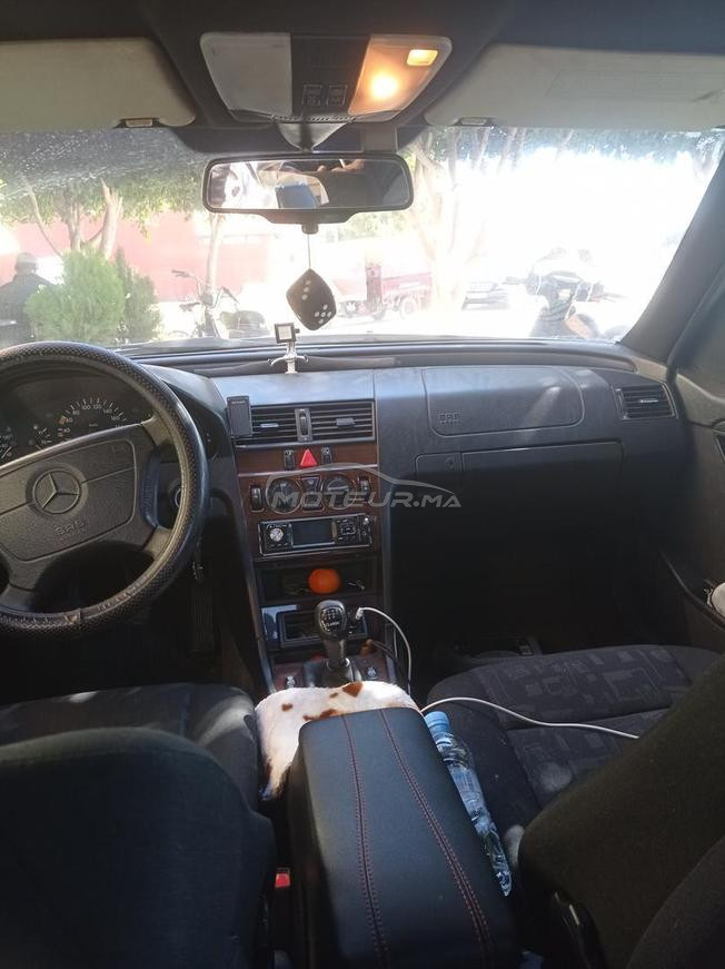 Mercedes-Benz 220
