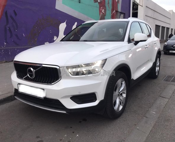 VOLVO XC40 momentum D3