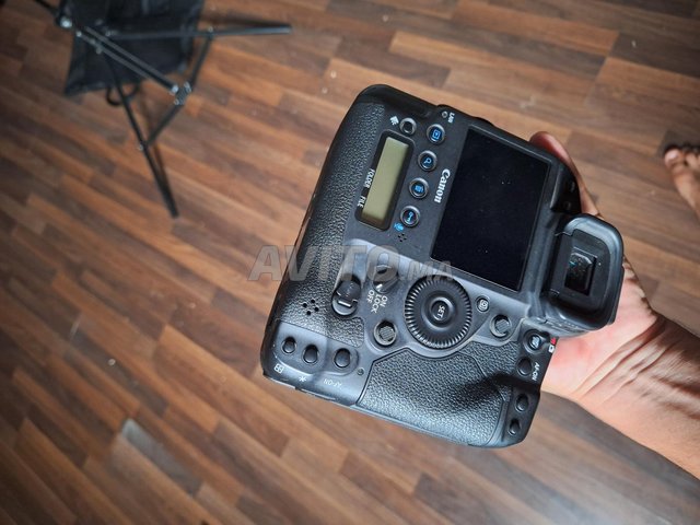 Canon EOS-1D X Mark II DSLR Camera (Body Only)