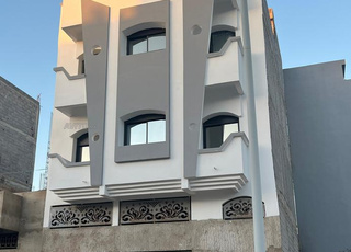 منزل تجاري للبيع بشارع 30متر