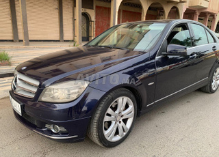 Mercedes-Benz 220 Diesel Automatique 2009 à Rabat