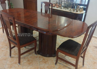  vente d'une table et 4 chaises  
