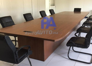 Table de réunion confortable 