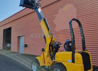 Mini-chargeur télescopique CT180