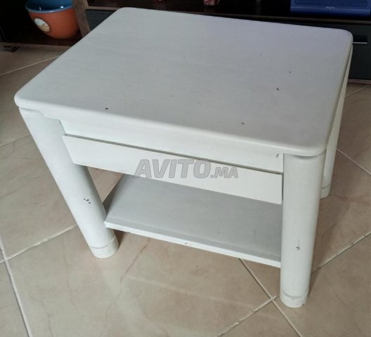 Table de chevet en noyer