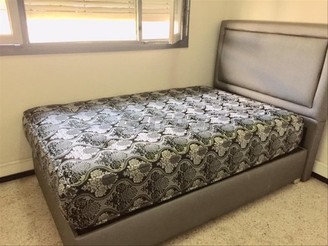 lit complet - sommier et matelas comme neufs
