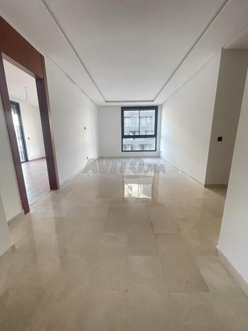 location studio vide à louer 65 m² à louer à CFC 📍 