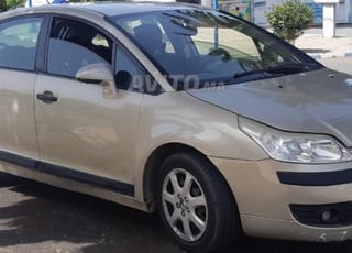 Citroen C4 Essence Manuelle 2005 à Larache