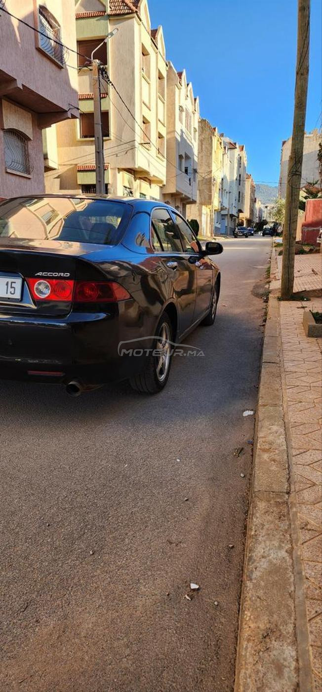Honda Accord Essence Automatique 2004 à Azrou
