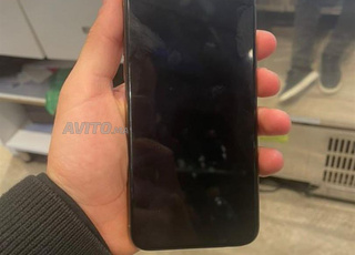 iPhone xs jdiid noir 3ad khabcha mafih