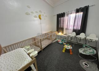 سرير الأطفال 