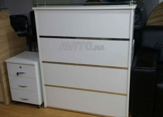  Comptoir avec caisse moderne et professionnel