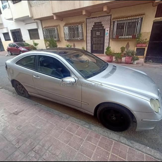 Mercedes-Benz 220 Diesel Manuelle 2003 à Salé