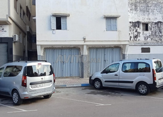 بيع ساروت 2 محلات تجارية 