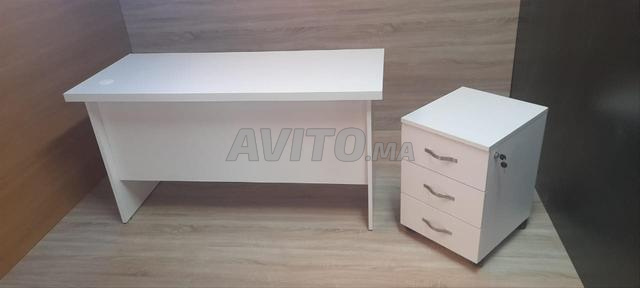 Bureau élégant et fonctionnel En Bois