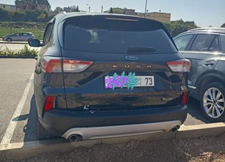 سيارة في حالة جيدة