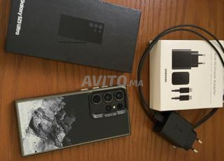 هاتف sumsung s23 ultra شبه جديد، مع جميع ملحقاته.
